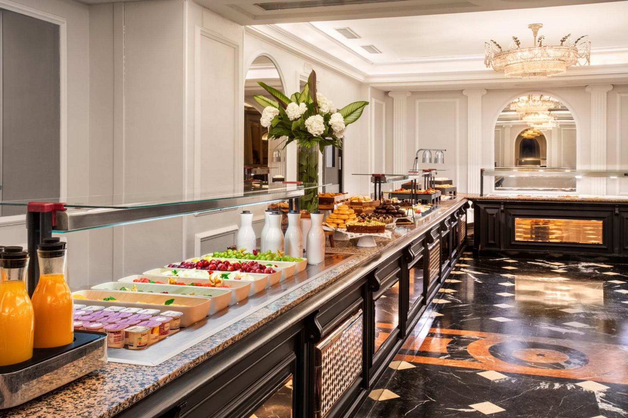 Exe Macarena Hotel 4*